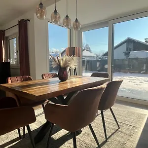 Uniqe I 95qm I Bergblick I Garten I Bbq I Seenah Prien